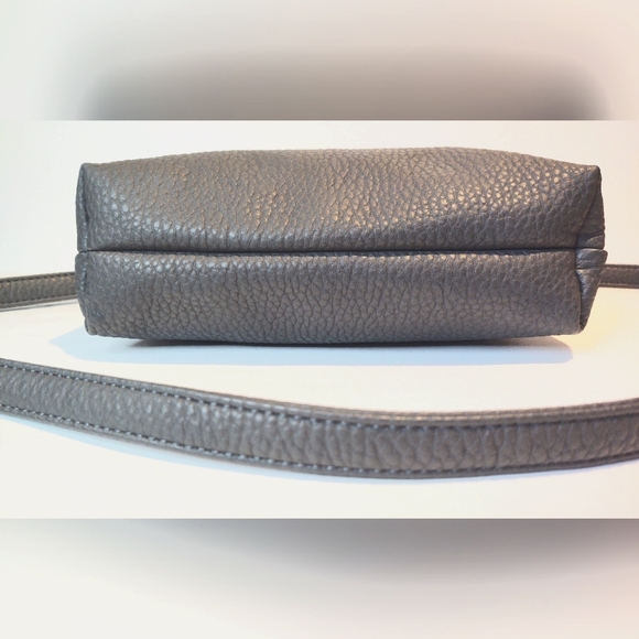 Antik Kraft Pebbled Vegan Leather Crossbody - Picture 4 of 13